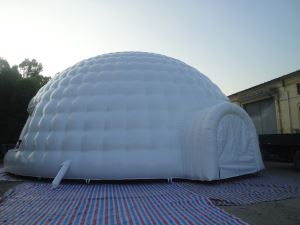 Ogromen napihljiv šopek Igloo Dome